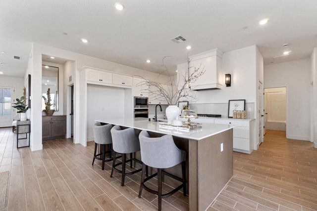 2283 N Argyle Avenue, Clovis, CA 93619