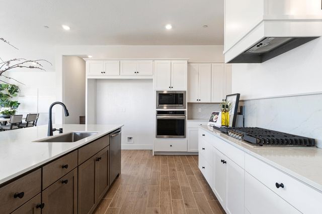 2283 N Argyle Avenue, Clovis, CA 93619