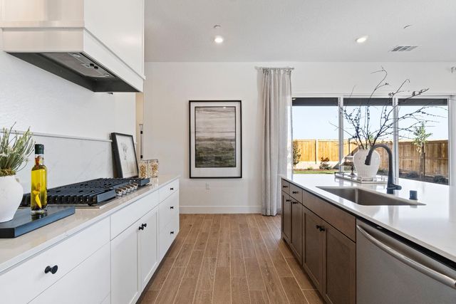 2283 N Argyle Avenue, Clovis, CA 93619