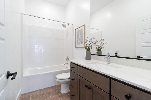 2283 N Argyle Avenue, Clovis, CA 93619