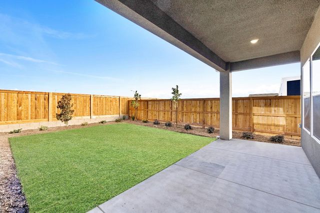 2283 N Argyle Avenue, Clovis, CA 93619