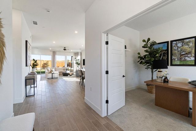 2283 N Argyle Avenue, Clovis, CA 93619