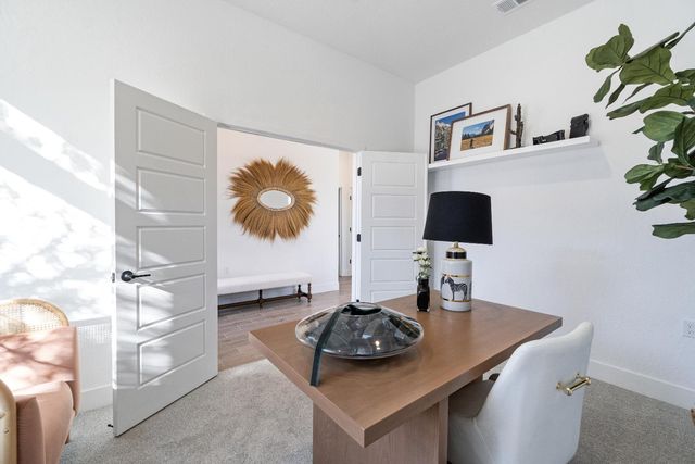 2283 N Argyle Avenue, Clovis, CA 93619