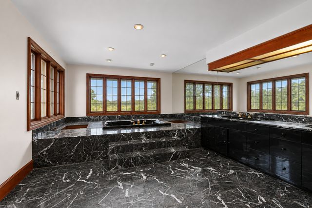 1441 Kathryn Lane, Lake Forest, IL 60045