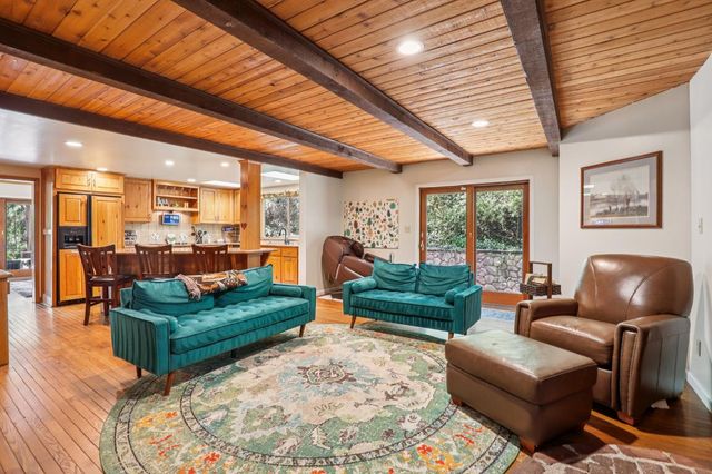 4380 Creekside Dr, Shingle Springs, CA 95682