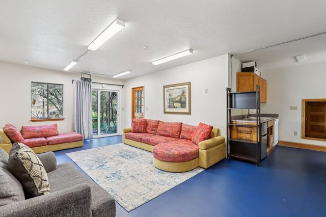 4380 Creekside Dr, Shingle Springs, CA 95682