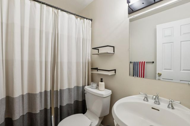 4380 Creekside Dr, Shingle Springs, CA 95682