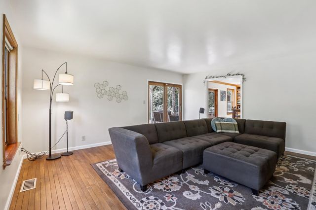 4380 Creekside Dr, Shingle Springs, CA 95682