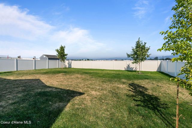 9798 N Heston LOOP, Hayden, ID 83835