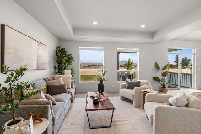 9798 N Heston LOOP, Hayden, ID 83835