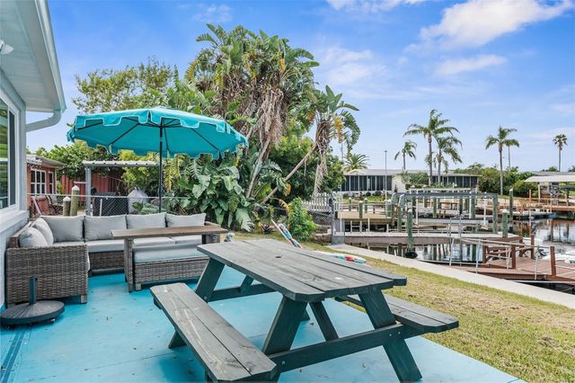 12535 3RD ISLE, Hudson, FL 34667