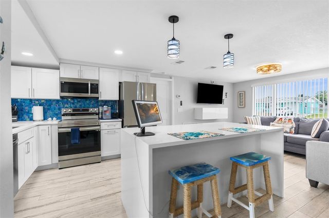 12535 3RD ISLE, Hudson, FL 34667