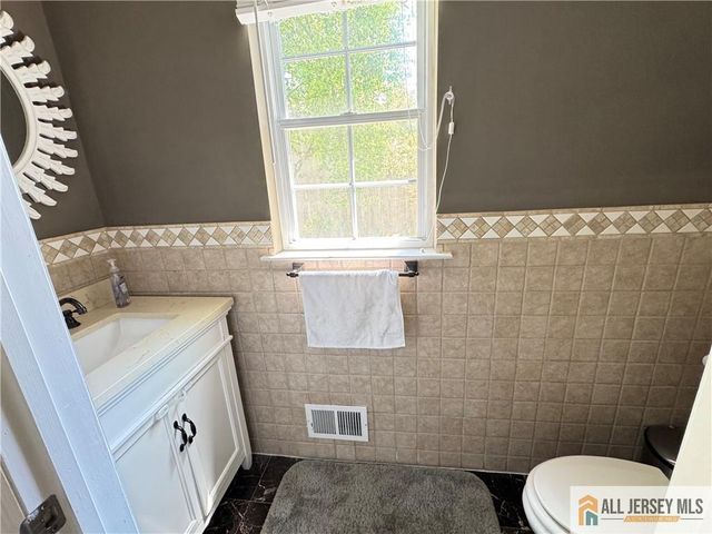 432 Jarrard Street, Piscataway, NJ 08854