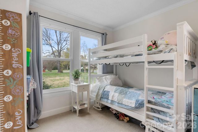 95 18th Avenue NW, Hickory, NC 28601