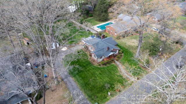 95 18th Avenue NW, Hickory, NC 28601