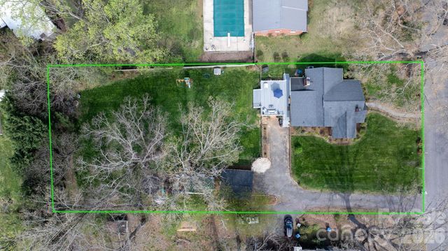95 18th Avenue NW, Hickory, NC 28601