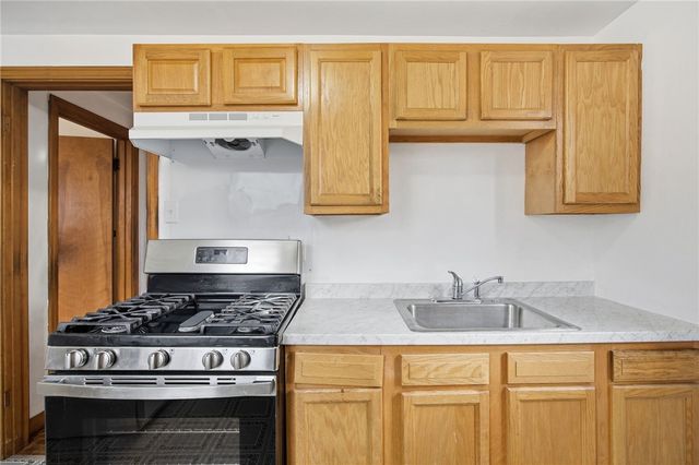 2106 West St, Munhall, PA 15120