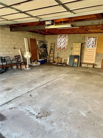 2106 West St, Munhall, PA 15120