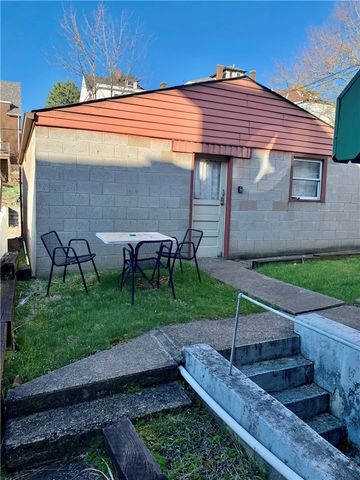 2106 West St, Munhall, PA 15120