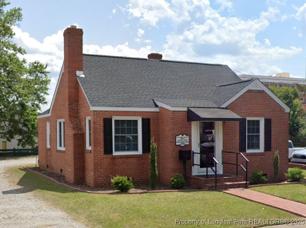 210 E 5th Street, Lumberton, NC 28358
