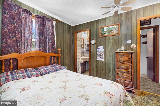 221 OAK DR, Pasadena, MD 21122
