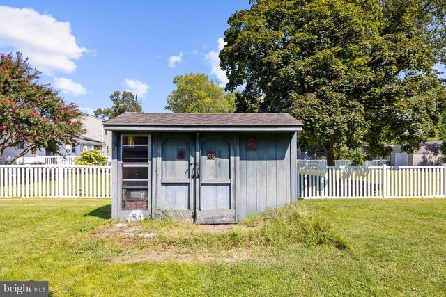 221 OAK DR, Pasadena, MD 21122