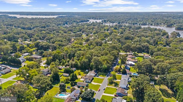 221 OAK DR, Pasadena, MD 21122