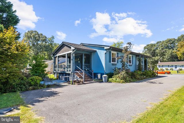 221 OAK DR, Pasadena, MD 21122