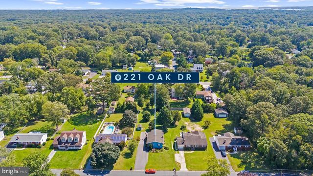 221 OAK DR, Pasadena, MD 21122