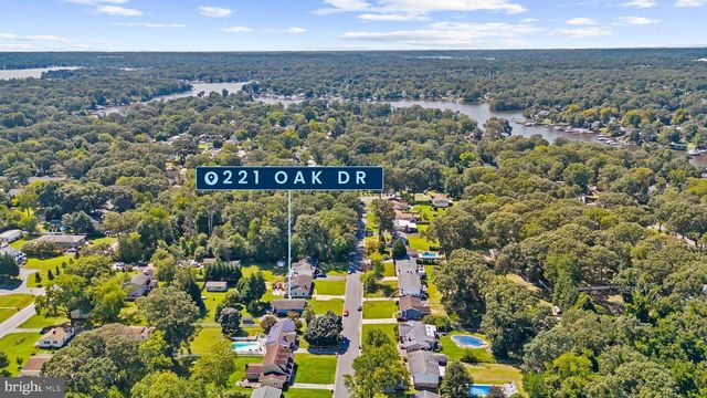 221 OAK DR, Pasadena, MD 21122