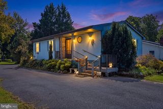 221 OAK DR, Pasadena, MD 21122