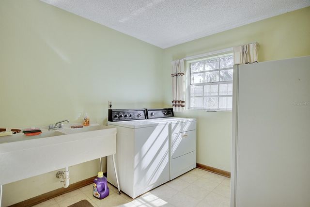 1845 HALLAM DRIVE, Lakeland, FL 33813