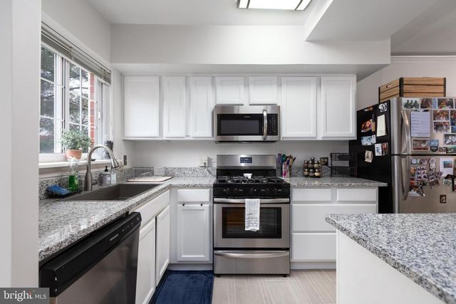 3307 MARTHA CUSTIS DR, Alexandria, VA 22302