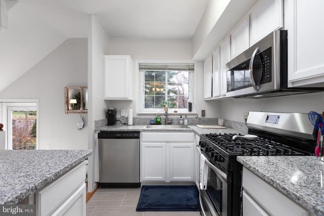 3307 MARTHA CUSTIS DR, Alexandria, VA 22302
