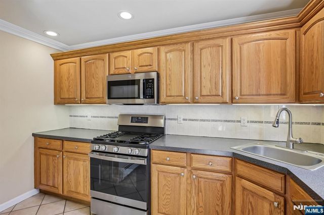 37-10 Fair Lawn Avenue, Fair Lawn, NJ 07410