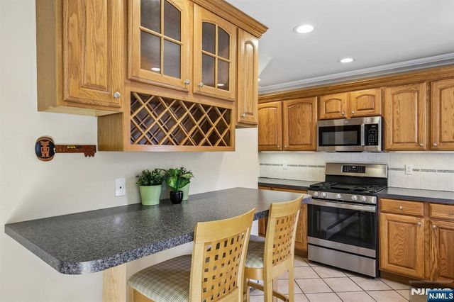 37-10 Fair Lawn Avenue, Fair Lawn, NJ 07410