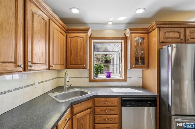 37-10 Fair Lawn Avenue, Fair Lawn, NJ 07410