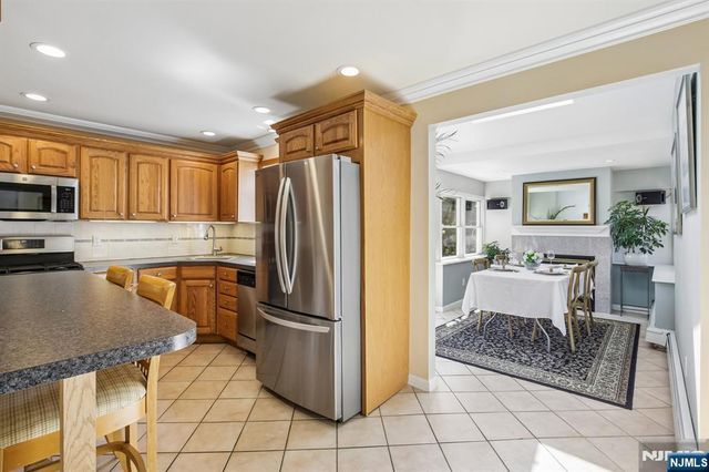 37-10 Fair Lawn Avenue, Fair Lawn, NJ 07410