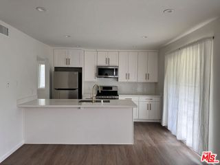 4770 Edgewood, Los Angeles, CA 90019