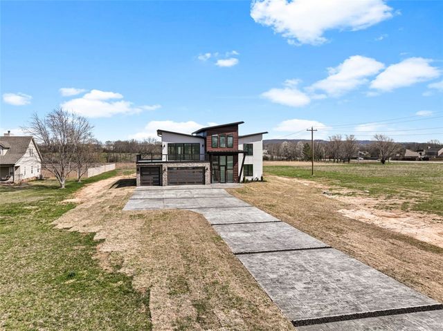 4633 Robins Road, Springdale, AR 72762