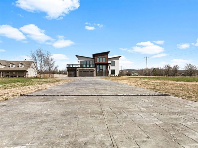 4633 Robins Road, Springdale, AR 72762