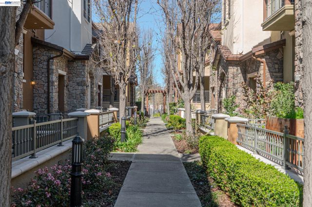 493 Tristania Terrace, Sunnyvale, CA 94086