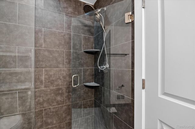 2925 SQUARE LAKE Court, Troy, MI 48085