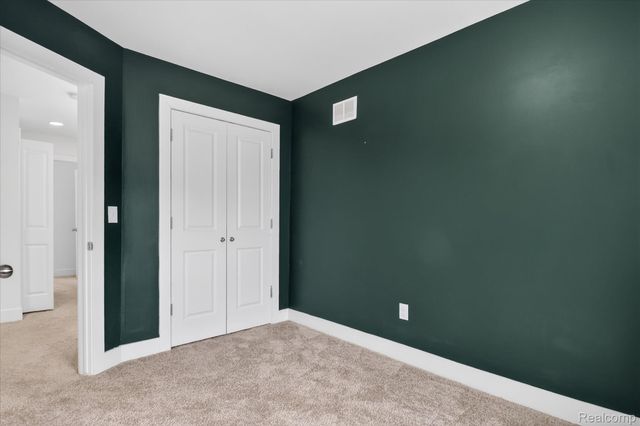 2925 SQUARE LAKE Court, Troy, MI 48085