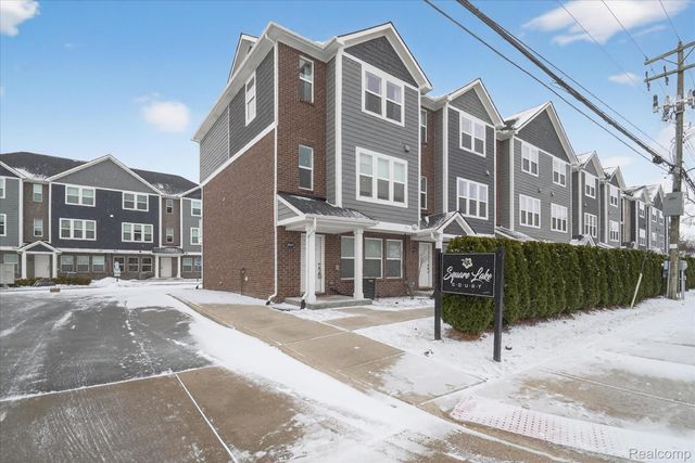 2925 SQUARE LAKE Court, Troy, MI 48085