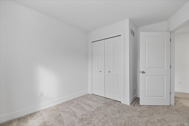 2925 SQUARE LAKE Court, Troy, MI 48085