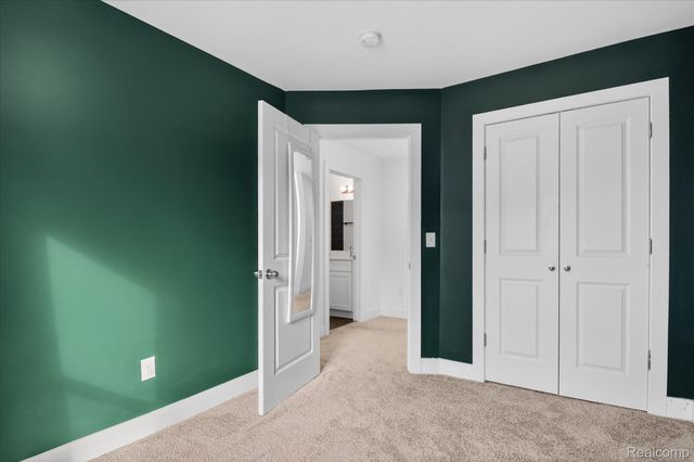 2925 SQUARE LAKE Court, Troy, MI 48085