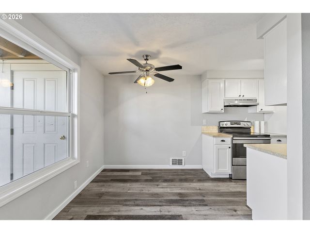 8318 Sw MOHAWK St, Tualatin, OR 97062