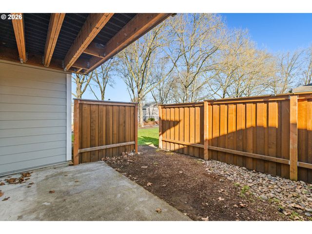 8318 Sw MOHAWK St, Tualatin, OR 97062