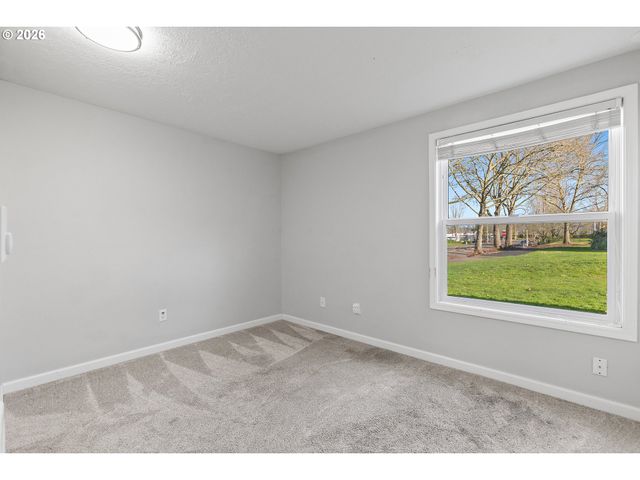 8318 Sw MOHAWK St, Tualatin, OR 97062